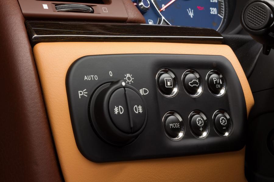  Maserati GranTurismo 2007 года  (фото 28 из 240)